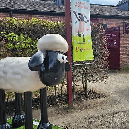 Shaun The Sheep Apartment Manchester Bagian luar foto